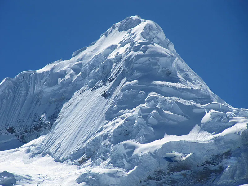 Trekking Santa Cruz y 3 Cumbres en el Valle de Ishinca